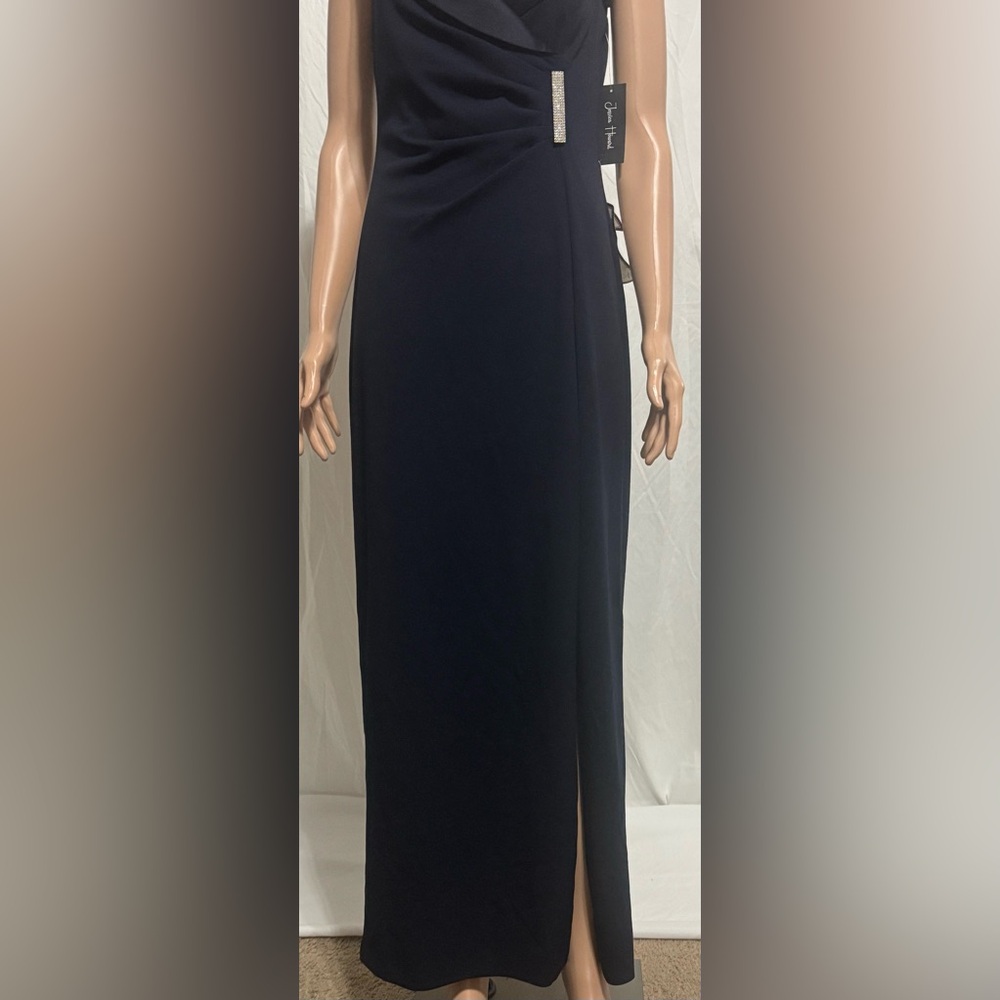 Jessica Howard
Petite Collared Side-Slit Long Gown - Picture 4 of 9